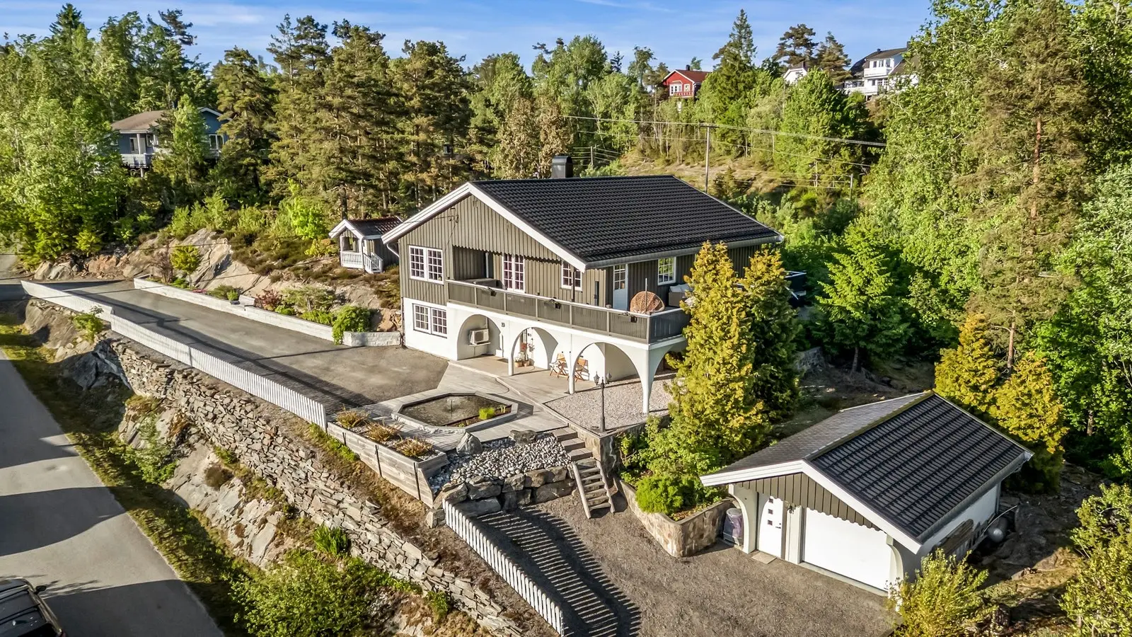 Herlig tomt på nesten 2 mål!